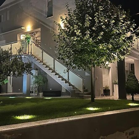 Apartmani Deluxe 야세니스 외부 사진